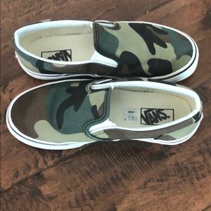 Little Kids Size 2  Slip on Camo Vans